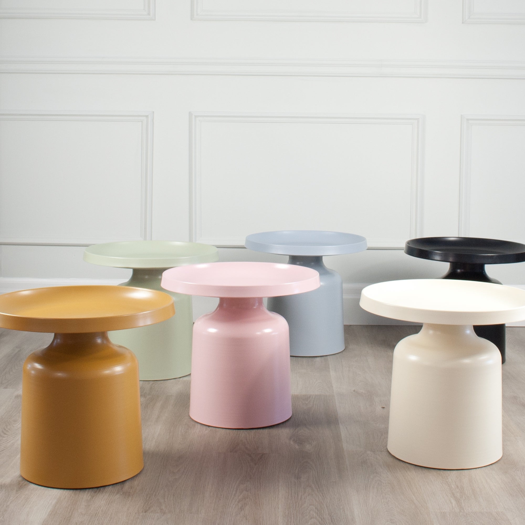 Klay Minimalist Metal Pedestal Side Table, 20-inch Diameter
