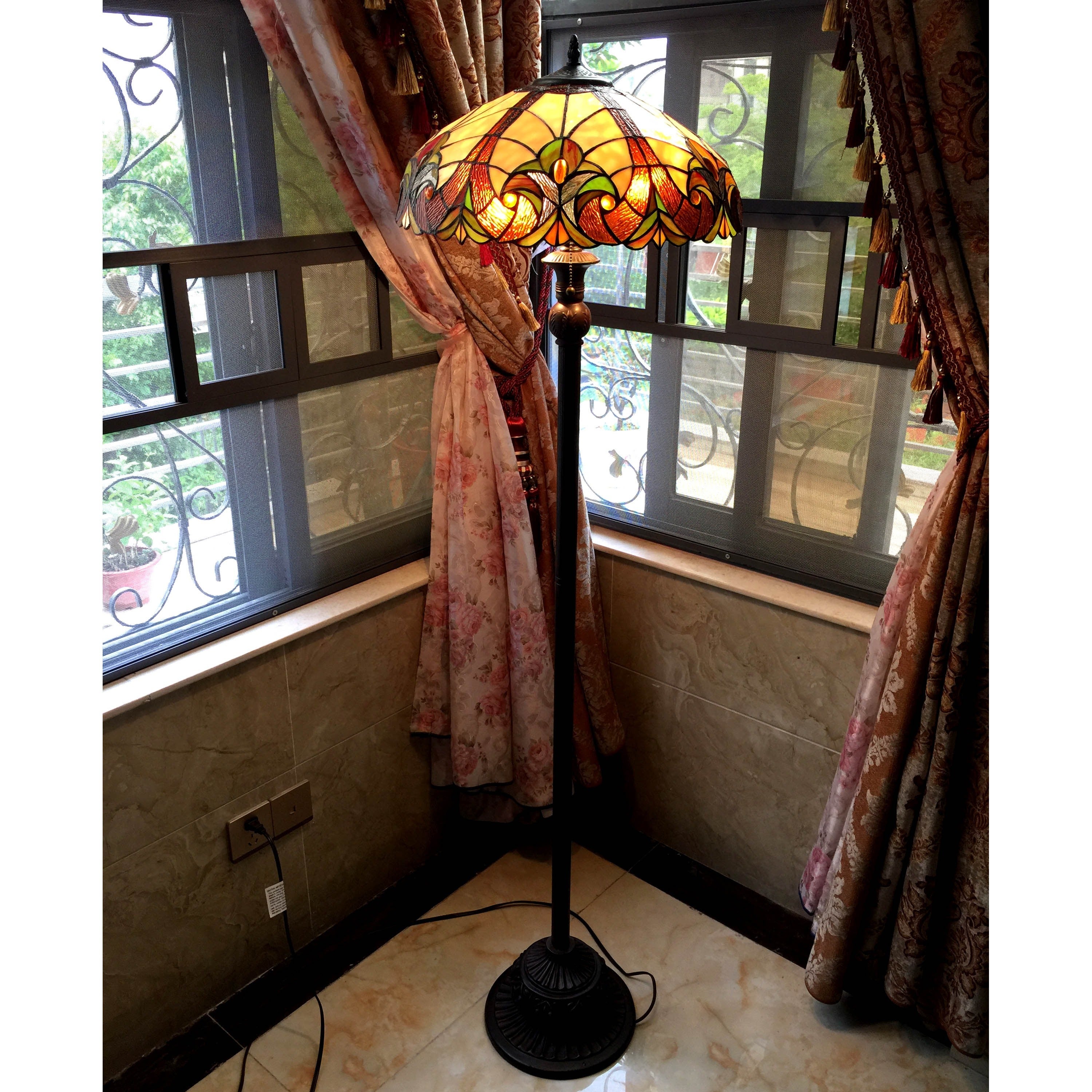 Chloe Tiffany Style Victorian Design 2-light Bronze Floor Lamp - Overs