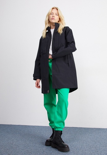 TECH TRENCH Short coat black